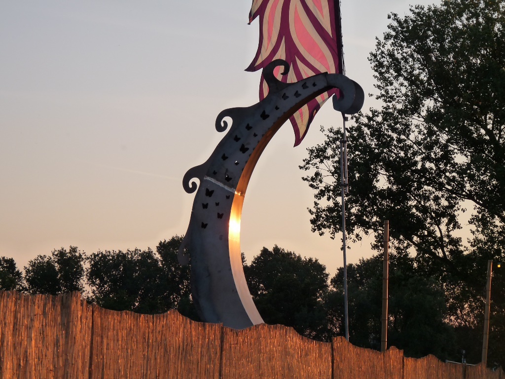 Tomorrowland fantasy flame pillar
